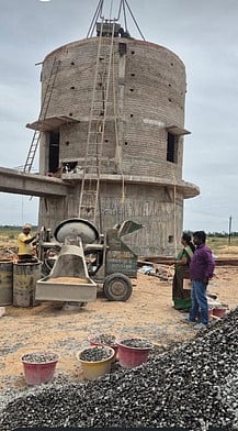 பணிகளை ஆய்வு செய்த  நகா்மன்றத்  தலைவா்  தேவி  பென்ஸ்பாண்டியன் .