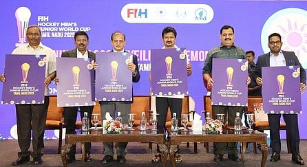 எஃப்ஐஎச் ஜூனியா் ஆடவா் உலகக் கோப்பை ஹாக்கி 2025 போட்டி இலச்சினையை வெளியிட்ட துணை முதல்வா் உதயநிதி ஸ்டாலின்.
