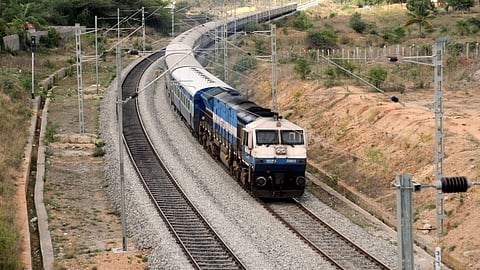 சிறப்பு ரயில் | train 