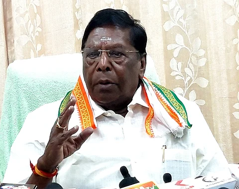 காங்கிரஸ் மூத்த தலைவரும் முன்னாள் முதல்வருமான வி. நாரயணசாமி.