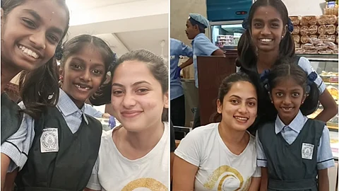 serial actress Madhumitha with fans  