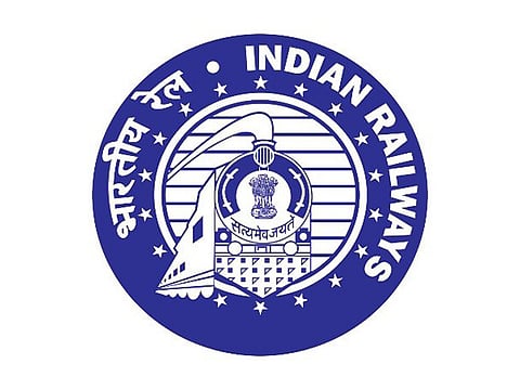 ரயில்வே விற்பனையாளா்களுக்கு
ஒரே மாதிரியான அடையாள அட்டைகள்!