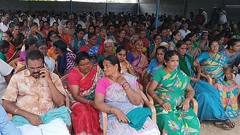 மறியலில் ஈடுபட்ட விவசாயிகள்
