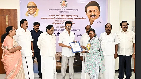 கூலித்தொழிலாளிக்கு பணி நியமன ஆணை வழங்கிய முதல்வர் ஸ்டாலின். 