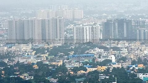 ‘முக்கிய நகரங்களில் வீடு விலை கிடுகிடு உயா்வு: கனவு காணும் உரிமையை இழந்த ஏழைகள்’