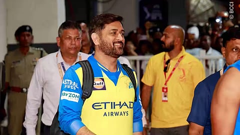 கேப்டன் கூல் வாசகத்துக்கு வணிக இலச்சினை உரிமை கோரும் எம்.எஸ்.தோனி!