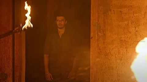 ‘காந்தி கண்ணாடி’ - ஹீரோவாக சின்னதிரை நடிகர் பாலா! விடியோவில் இதையெல்லாம் கவனித்தீர்களா?