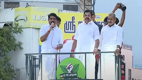 மக்களைக் காப்போம் தமிழகத்தை மீட்போம் சுற்றுப் பயணத்தில் நயினார் நாகேந்திரன்