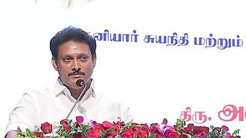 தமிழக பள்ளிக் கல்வித் துறை அமைச்சா் அன்பில் மகேஸ் பொய்யாமொழி 