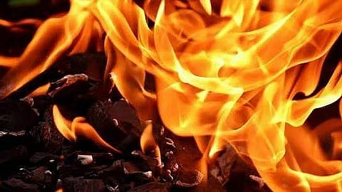 ஆசிரியரின் பாலியல் தொல்லையால் மாணவி தீக்குளிப்பு! காப்பாற்ற முயன்ற மாணவருக்கும் 70% தீக்காயம்!