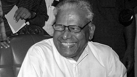 அச்சுதானந்தன்