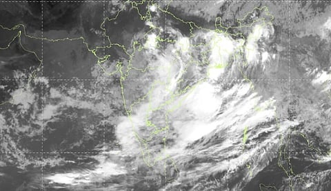 வானிலை மையத்தின் செயற்கைக்கோள் புகைப்படம்