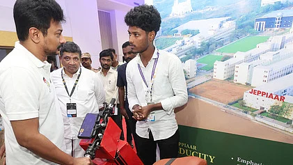 தமிழ்நாட்டில் அதிக அளவு முதலீடு செய்யுங்கள் முதலீட்டாளா்களுக்கு துணை முதல்வா் உதயநிதி ஸ்டாலின் வேண்டுகோள்