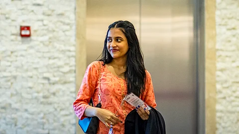 திவ்யா தேஷ்முக்