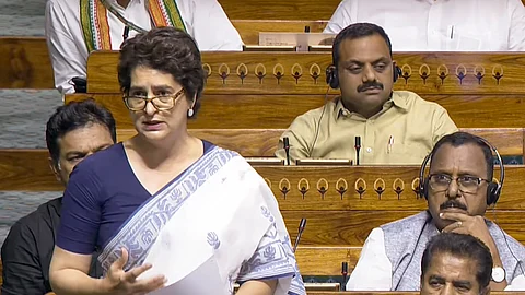 மக்களவையில் எதிரொலித்த வயநாடு விவகாரம்: சீரமைப்பில் மத்திய அரசு மெத்தனப்போக்கு! -பிரியங்கா
