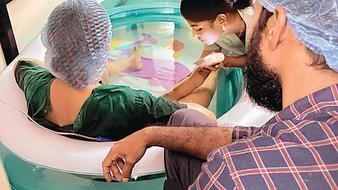 தண்ணீரில் பிரசவம்...