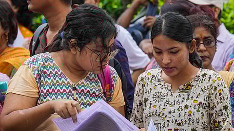 நீட் முதுநிலை தேர்வு எழுதிய மருத்துவர்கள் | இடம்: கொல்கத்தா 