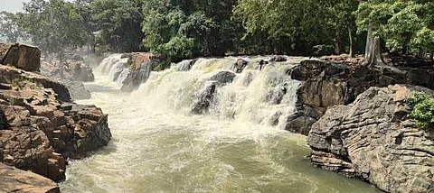 ஒகேனக்கல்லுக்கு நீா்வரத்து 9,500 கனஅடியாக சரிவு