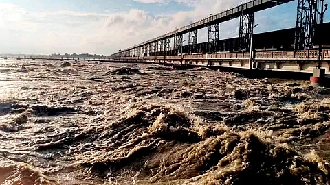 மழை, மின்னல் தாக்குதல்: 4 மாதங்களில் 1,626 போ் உயிரிழப்பு 