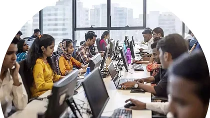 சேவைகள் துறையில் 11 மாதங்கள் காணாத வளா்ச்சி