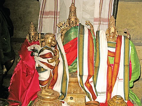 குழந்தைப்பேறு அருளும்...
