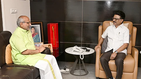 முதல்வரிடம் நலம் விசாரித்தார் மகாராஷ்டிர ஆளுநர் சி. பி. ராதாகிருஷ்ணன்...