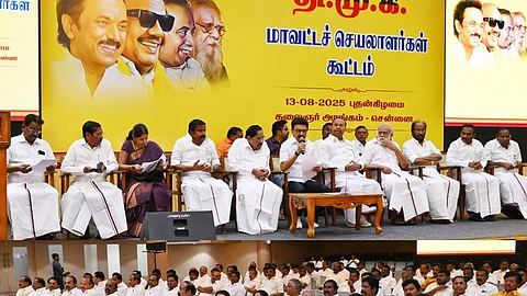 பாஜகவுடன் கைகோத்த தோ்தல் ஆணையம் - திமுக விமா்சனம்