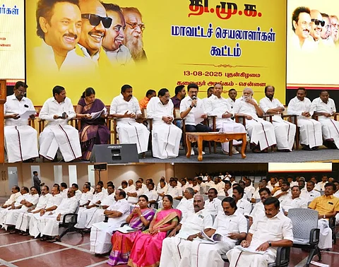 சென்னை அண்ணா அறிவாலயத்தில் முதல்வரும் திமுக தலைவருமான மு.க.ஸ்டாலின் தலைமையில் நடைபெற்ற திமுக மாவட்ட செயலா்கள் கூட்டத்தில் பங்கேற்றோர்.