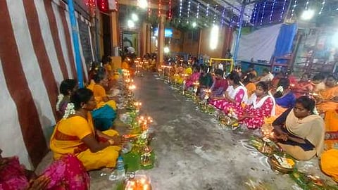 துா்க்கை அம்மன் கோயில் திருவிளக்கு பூஜை
