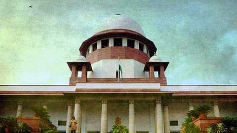 ஜம்மு-காஷ்மீருக்கு மீண்டும் மாநில அந்தஸ்து கோரும் மனு
- மத்திய அரசு பதிலளிக்க உச்சநீதிமன்றம் உத்தரவு