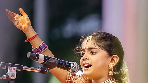 பக்தி மழை பொழியும் தியா!