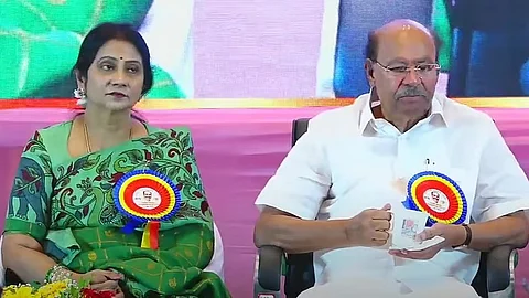 பாமக தலைவராக ராமதாஸ் தேர்வு - தீர்மானம் நிறைவேற்றம்!