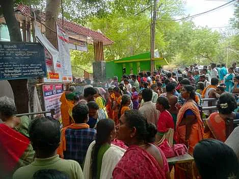 அமாவாசை: சதுரகிரி கோயிலில் திரளான பக்தா்கள் தரிசனம்