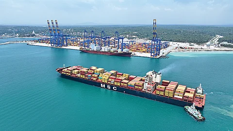 மூன்று கட்டங்களாகத் திட்டமிடப்பட்டுள்ள விழிஞ்ஞம் துறை