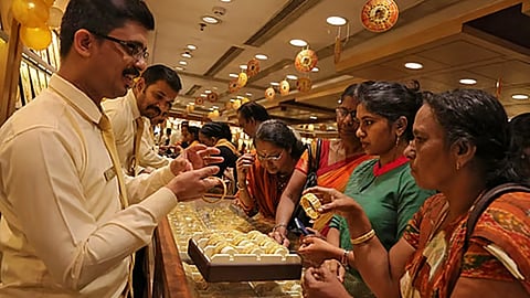 தங்கம் விலை | As the price of gold is rising day by day, sales of jewelry are decreasing...