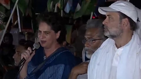 ராகுல் காந்தியுடன் பிரியங்கா காந்தி 