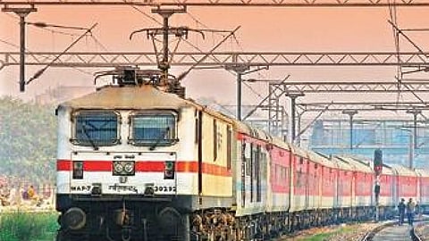 தீபாவளி பண்டிகை: வாராந்திர
சிறப்பு ரயில்கள் நீட்டிப்பு