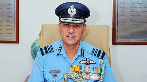  நா்மதேஷ்வா் திவாரி 
