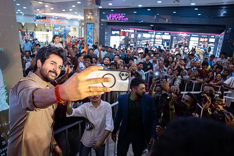 ஏ.ஆர்.முருகதாஸ் இயக்கத்தில் சிவகார்த்திகேயன், வித்யூத் ஜம்வால், பிஜு மேனன், ருக்மணி வசந்த், விக்ராந்த் உள்ளிட்ட பலர் நடித்துள்ள படம் மதராஸி.