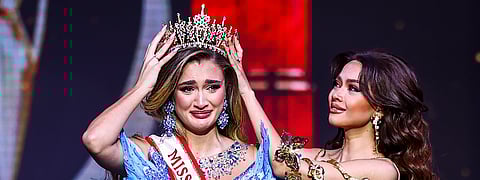 ஜெய்ப்பூரில் நடைபெற்ற கிராண்ட் ஃபினாலேவில் மிஸ் டீன் இன்டர்நேஷனல் 2025ஆக முடிசூட்டப்பட்ட ஸ்பெயின் நாட்டின் அழகியான லோரெனா ரூயிஸ்.