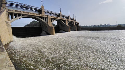 மேட்டூர் அணை.