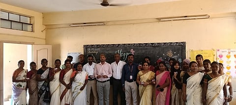 யுஎஸ்பி மெட்ரிக் மேல்நிலைப்பள்ளியில் நடைபெற்ற ஆசிரியா் தினவிழாவில் பங்கேற்றோா். 