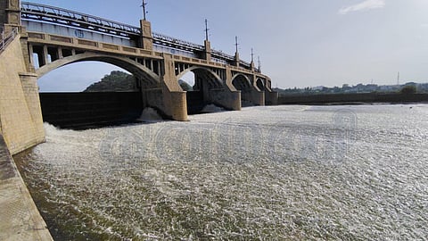 மேட்டூர் அணை.