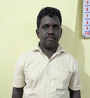 வீட்டில் பட்டாசு தயாரித்தவா் 
குண்டா் தடுப்புச் சட்டத்தின் கீழ் கைது
