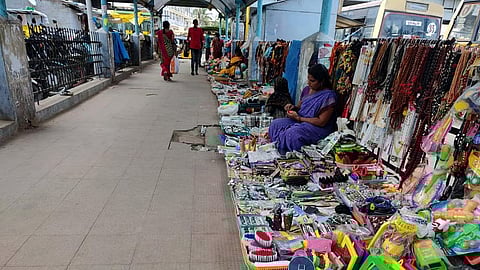 சென்னையில் 22 சாலைகளில்
கடைகளுக்கு அனுமதியில்லை!