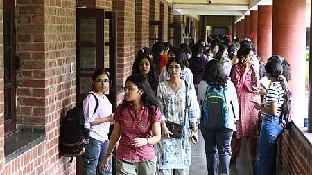 கனமழை எதிரொலி: அண்ணா, சென்னை பல்கலை. தேர்வுகள் சென்னை கல்லூரிகளில் ஒத்திவைப்பு!