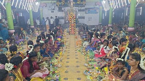 மருதம்புத்தூா் கோயிலில் திருவிளக்கு பூஜை