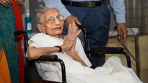பிரதமர் மோடியின் தாயார் ஹீராபென் மோடி