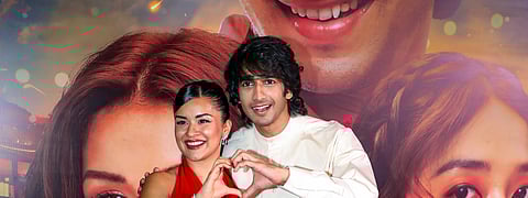 மும்பையில் நடைபெற்ற 'லவ் இன் வியட்நாம்' படத்தின் சிறப்புக் காட்சியில் பங்கேற்ற வந்த பாலிவுட் நடிகர்களான சாந்தனு மகேஸ்வரி மற்றும் அவ்னீத் கெளர்.