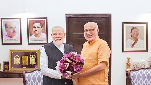 பிரதமர் நரேந்திர மோடியுடன் சி.பி.ராதாகிருஷ்ணன்